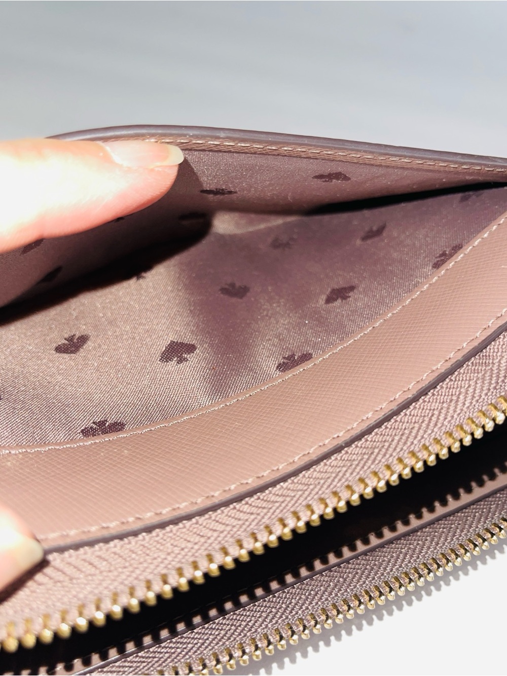 kate spade Mauve Zip-Around Saffiano Leather Wallet with Gold Logo Dusty Pink - Picture 10 of 14